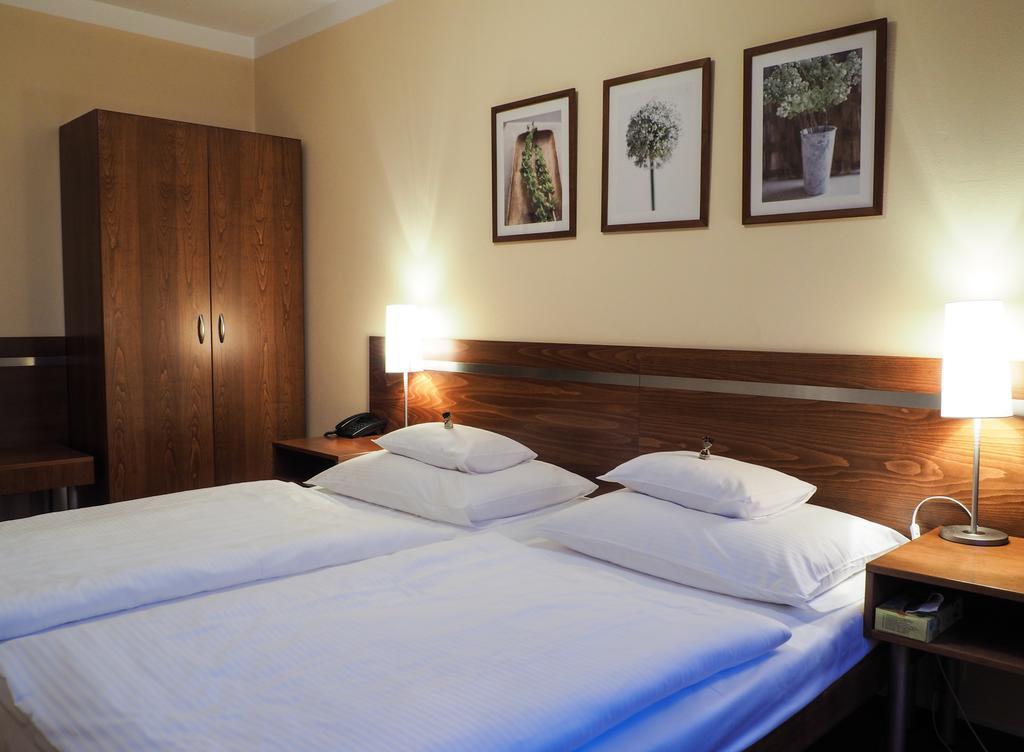 Hotel Cvilín Krnov Buitenkant foto