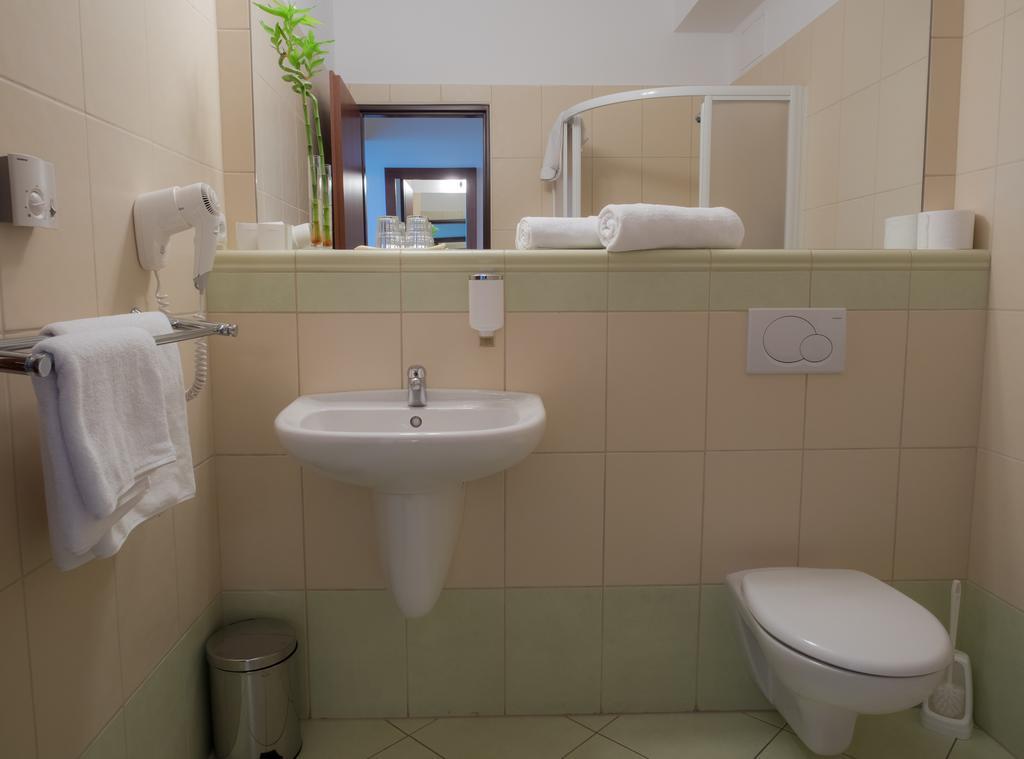 Hotel Cvilín Krnov Buitenkant foto